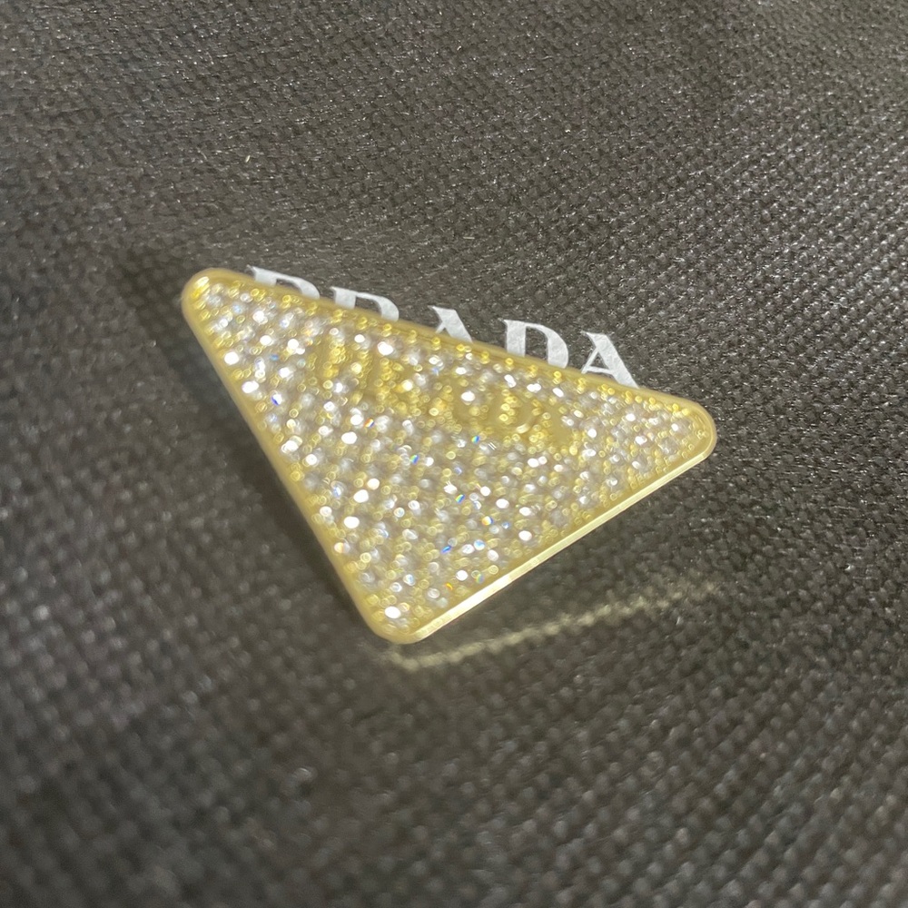 Prada - Picture 2 of 8